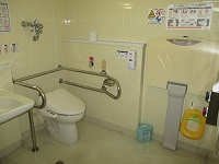 ２階多目的トイレ内の写真